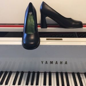 NWOT Black leather block heel pumps